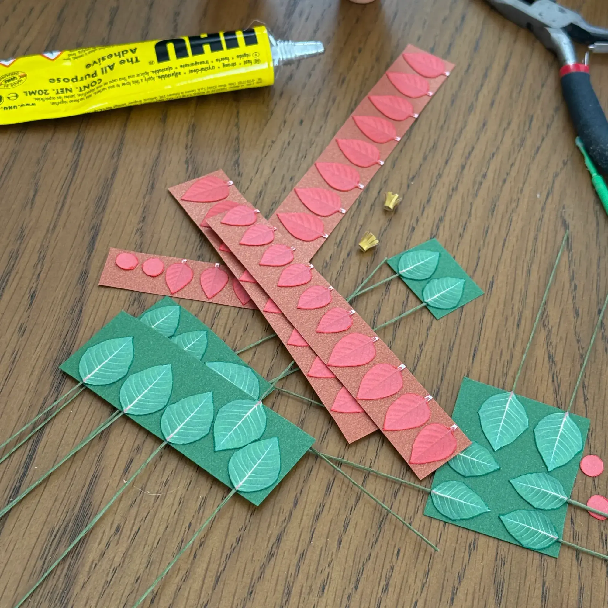 Paper Poinsettia leaves from the kit